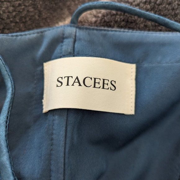 Dress for special occasions. - Picture 5 of 8